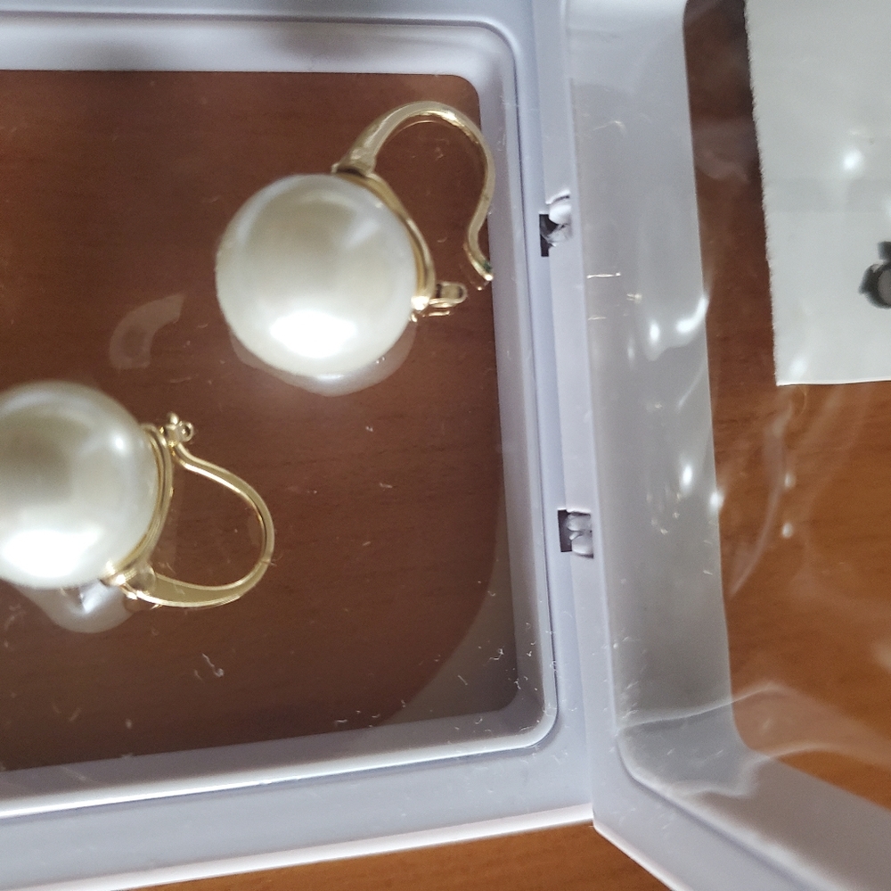 Pearl Custom Earrings - Picture 2 of 3